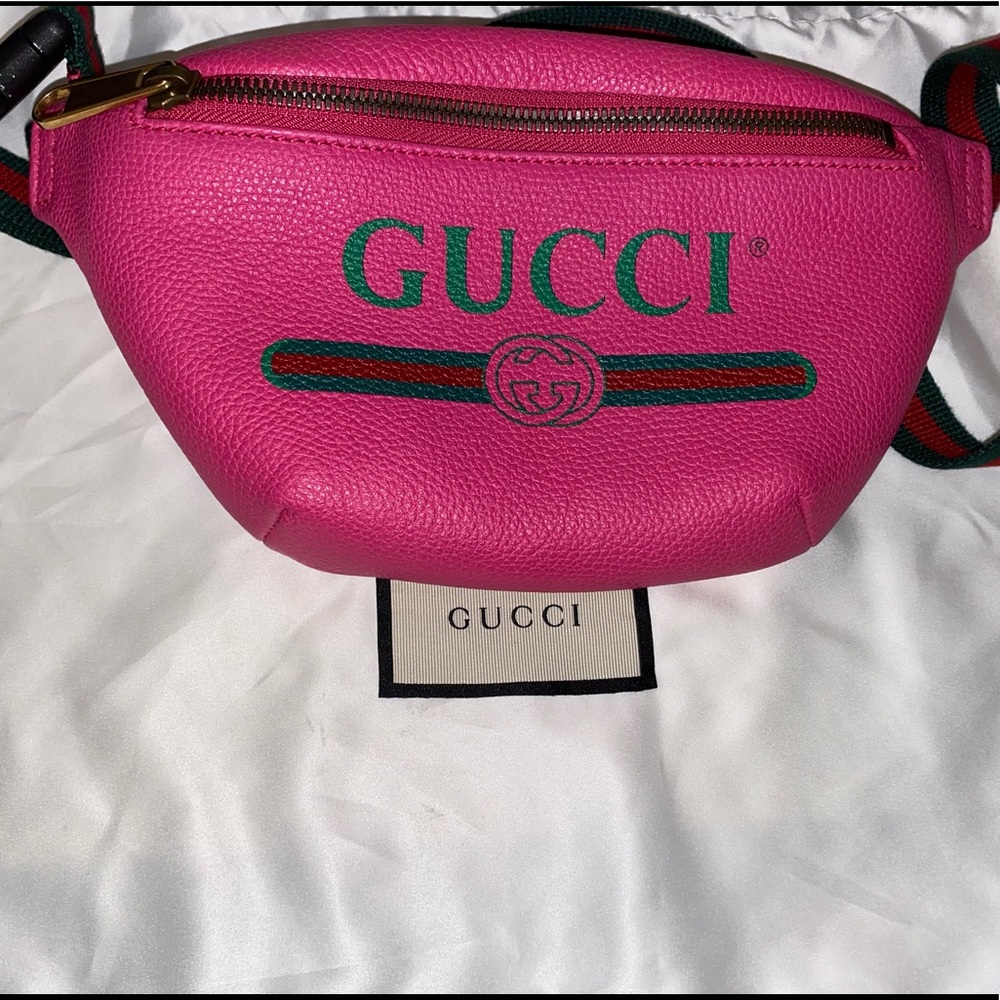 Gucci logo belt bag